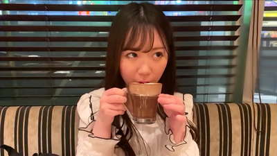 她是大學裡同一個社團的朋友，也是社團裡最有魅力的女孩，這就是日本的性感氛圍。